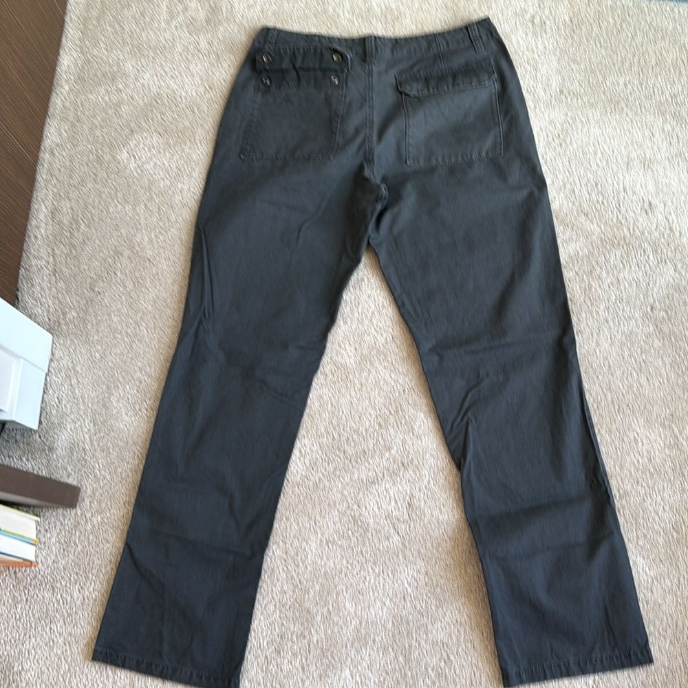Eddie Bauer men’s chino 100% cotton gray pants. Size 34x34 - Picture 3 of 4